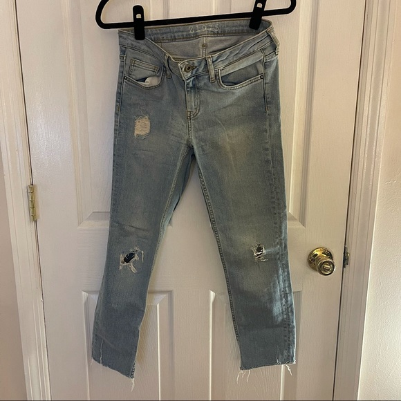 SIZE 26 | Zara blue jeans with rip detail - Picture 1 of 4